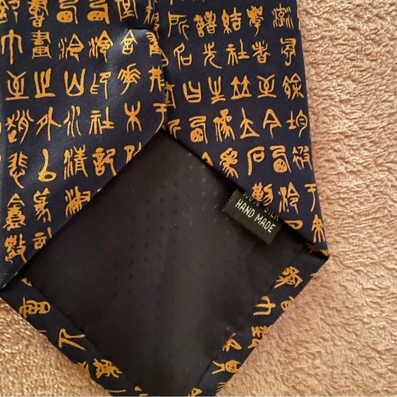100% Silk Kailong Tie - Picture 4 of 7